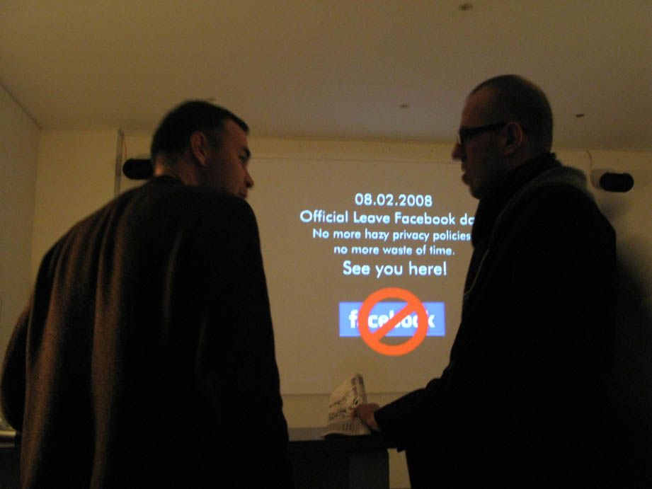 Leave Facebook day at Radio Aporee